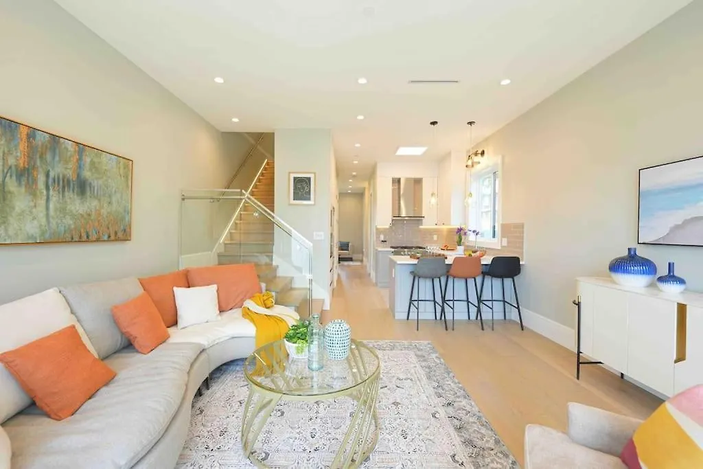 Villa Four Bedrooms New Lovely Duplex House-1628 Vancouver