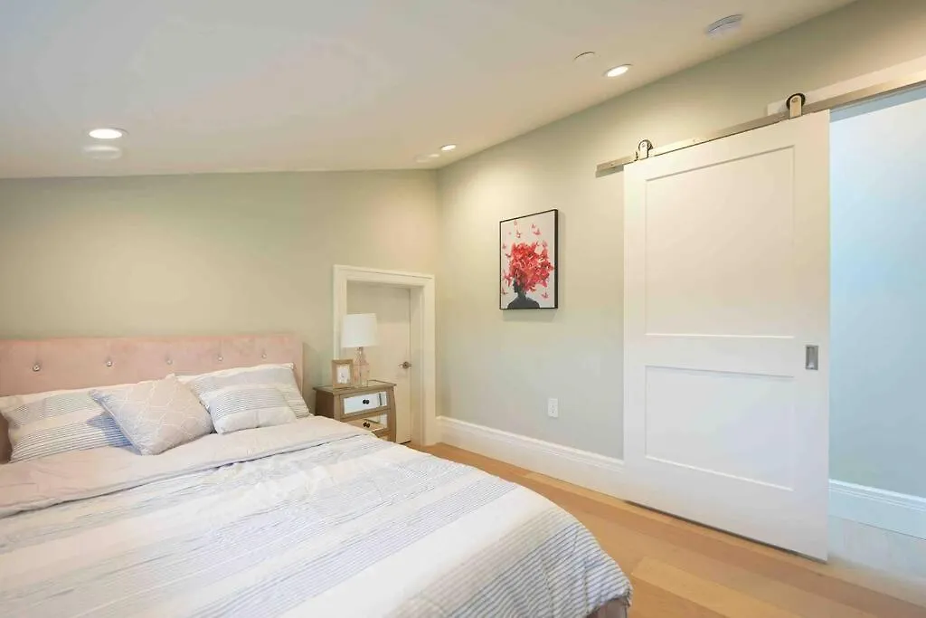 Villa Four Bedrooms New Lovely Duplex House-1628 Vancouver Canada